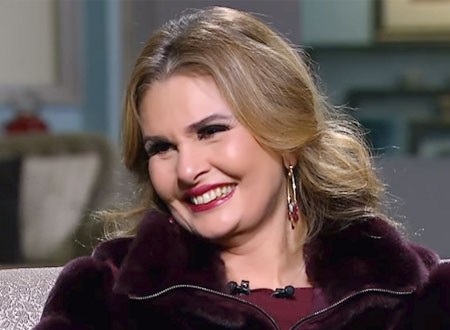 حقيقة إعتزال الفنانة يسرا